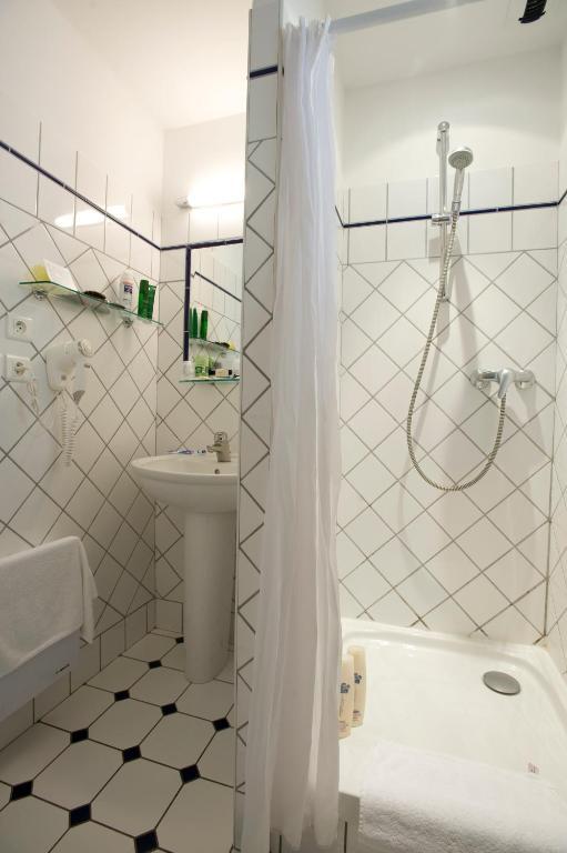 Le Vieux Chateau Aiguines Habitación foto