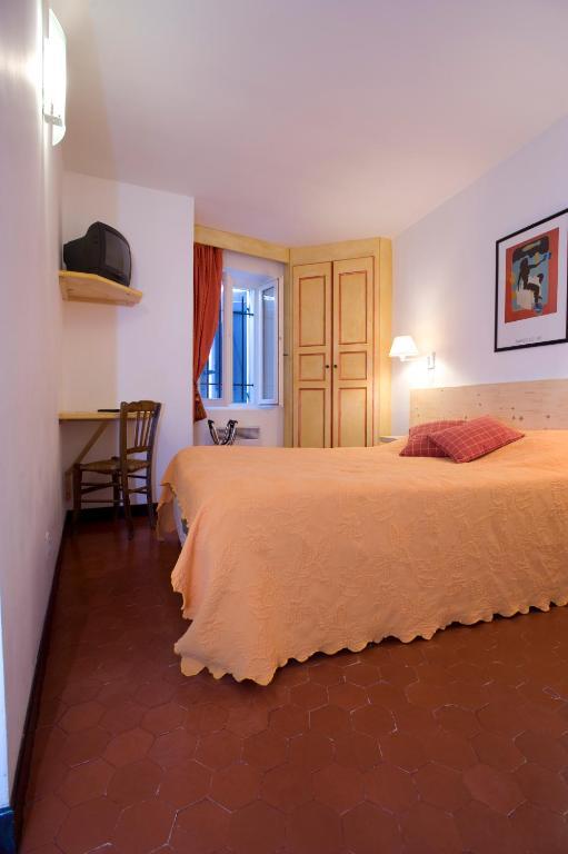 Le Vieux Chateau Aiguines Habitación foto